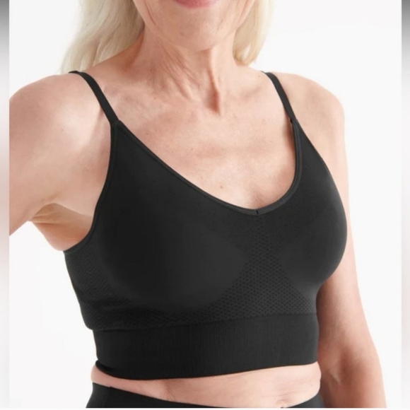 Knix Longevity Bra XL sport black
I have two of the large - Picture 3 of 7